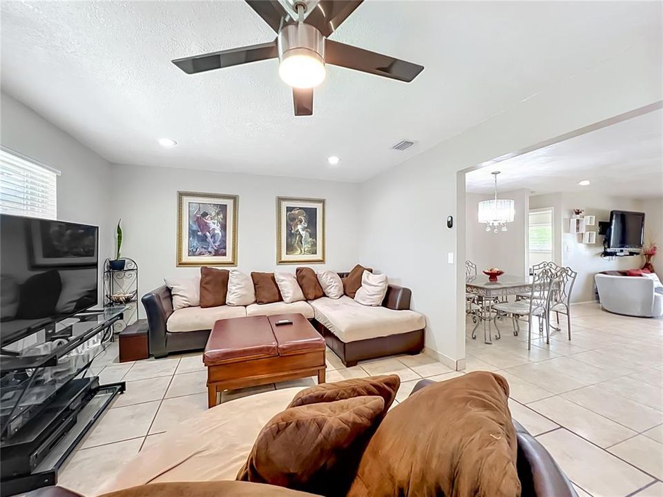 For Sale: $410,000 (3 beds, 2 baths, 1744 Square Feet)