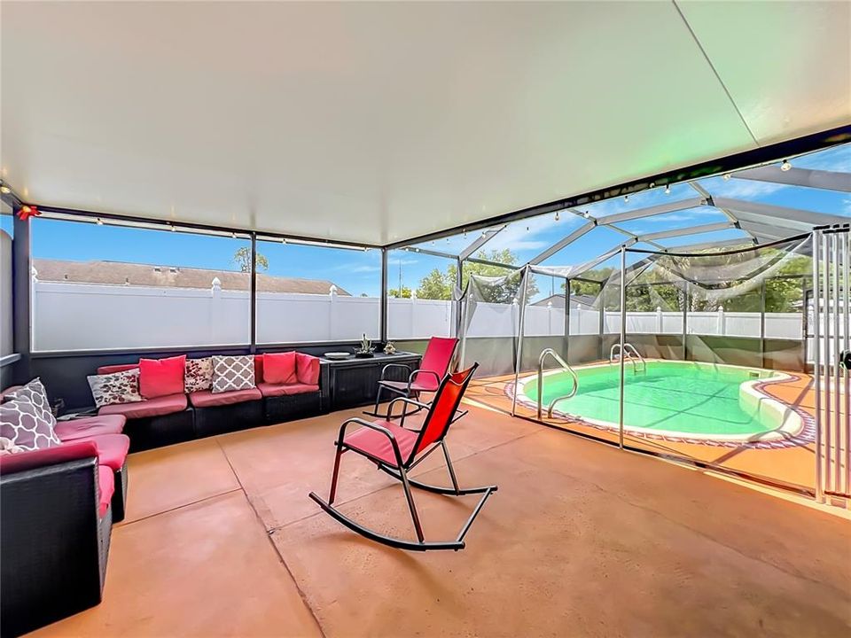 For Sale: $410,000 (3 beds, 2 baths, 1744 Square Feet)