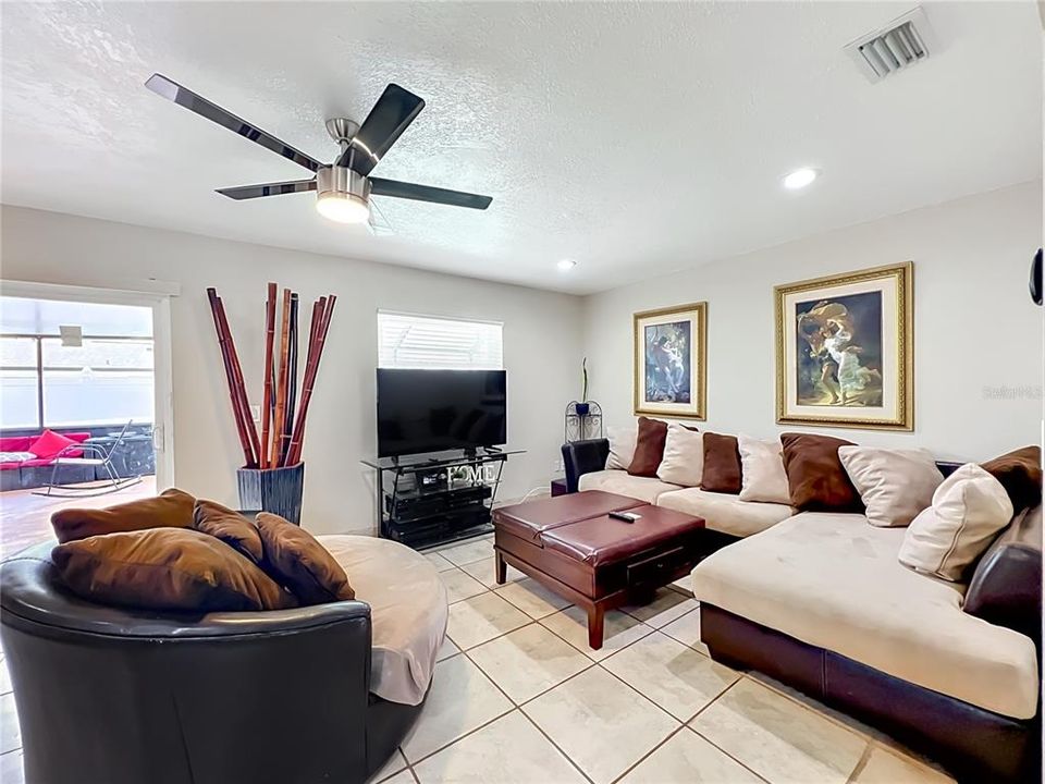 For Sale: $410,000 (3 beds, 2 baths, 1744 Square Feet)