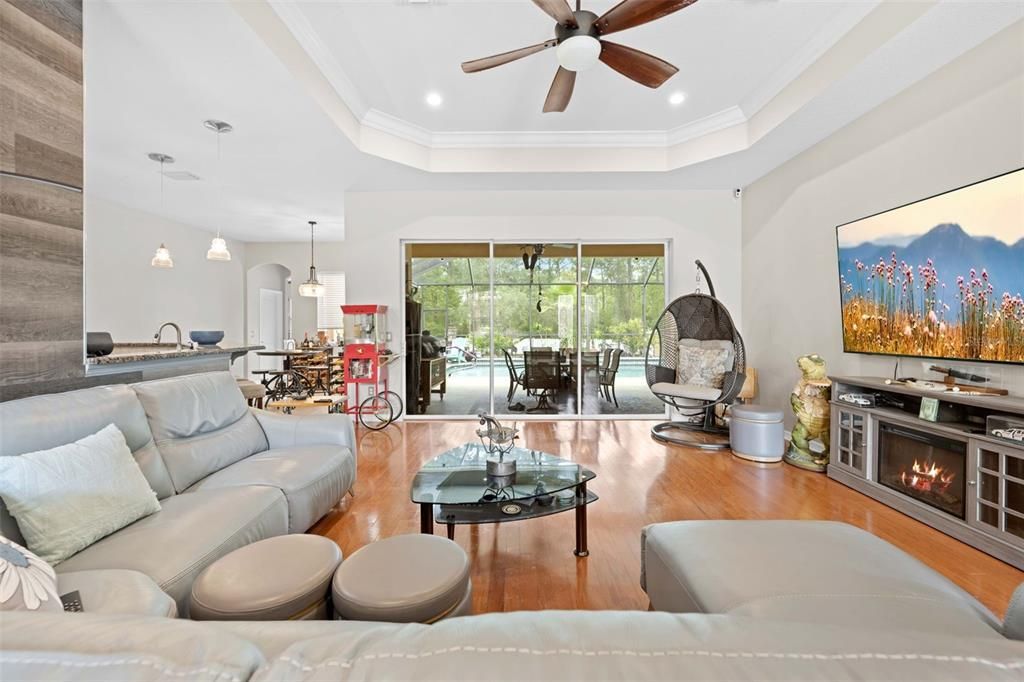 Active With Contract: $479,900 (3 beds, 3 baths, 2436 Square Feet)