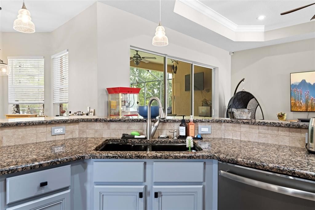 Active With Contract: $479,900 (3 beds, 3 baths, 2436 Square Feet)
