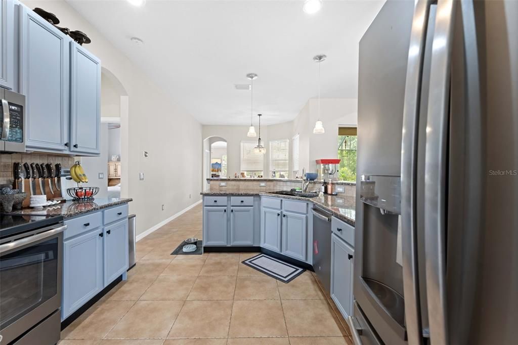 Active With Contract: $479,900 (3 beds, 3 baths, 2436 Square Feet)
