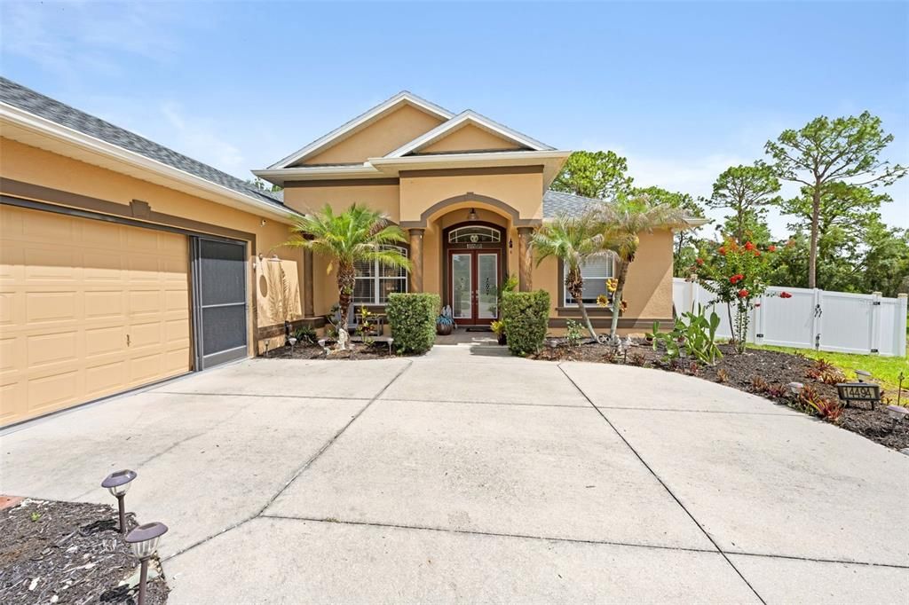 Active With Contract: $479,900 (3 beds, 3 baths, 2436 Square Feet)
