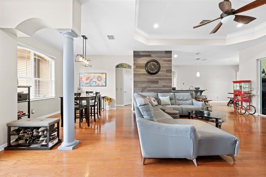Active With Contract: $479,900 (3 beds, 3 baths, 2436 Square Feet)