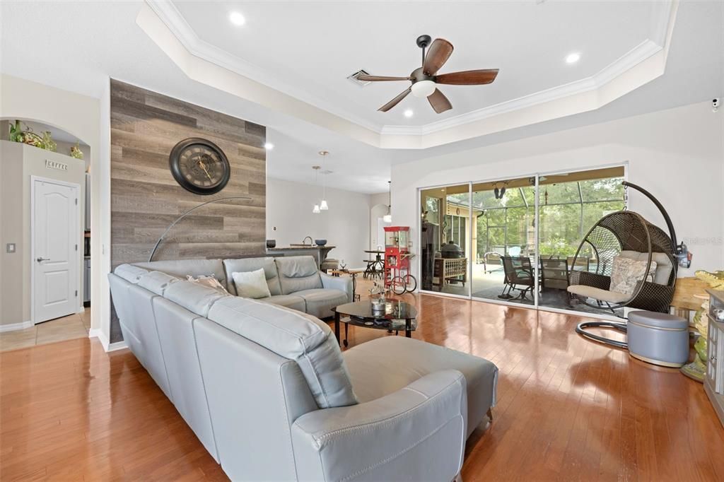 Active With Contract: $479,900 (3 beds, 3 baths, 2436 Square Feet)