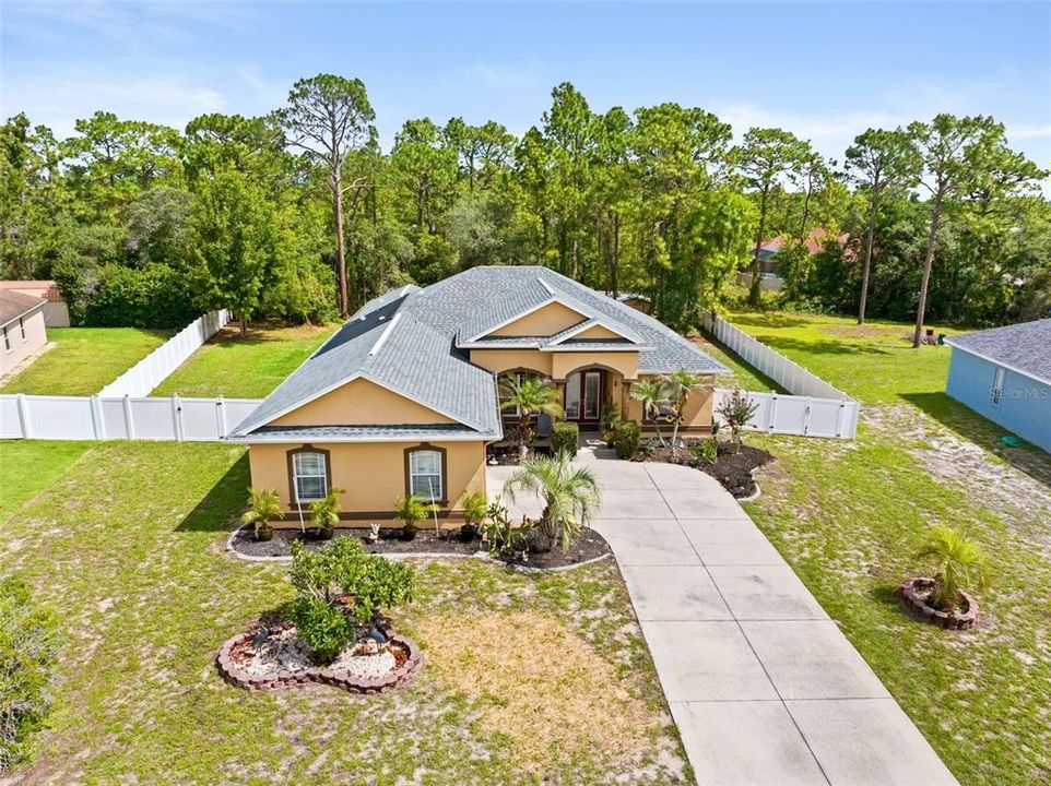 Active With Contract: $479,900 (3 beds, 3 baths, 2436 Square Feet)