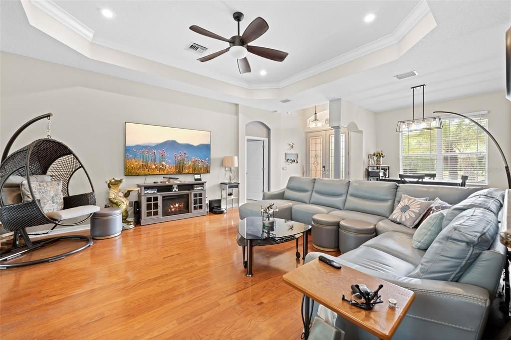 Active With Contract: $479,900 (3 beds, 3 baths, 2436 Square Feet)