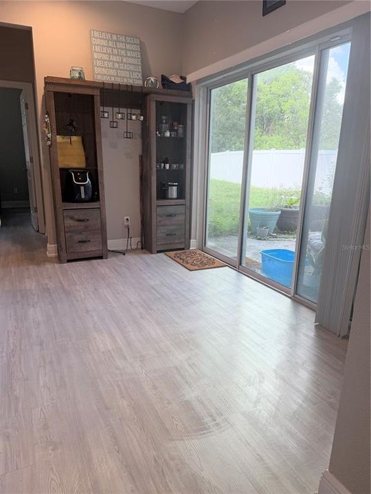 En Venta: $410,000 (3 camas, 3 baños, 1836 Pies cuadrados)