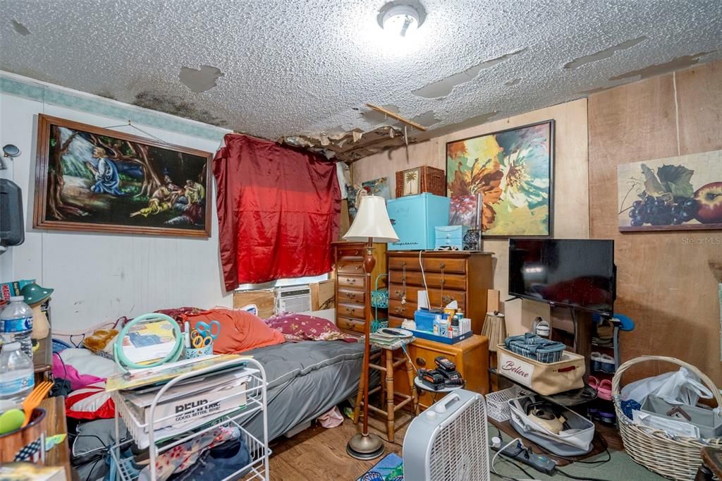 For Sale: $145,000 (3 beds, 2 baths, 1512 Square Feet)