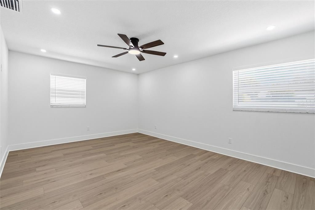 Active With Contract: $474,700 (3 beds, 3 baths, 1444 Square Feet)