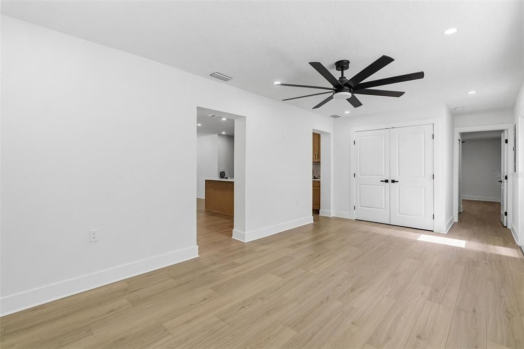 Active With Contract: $474,700 (3 beds, 3 baths, 1444 Square Feet)