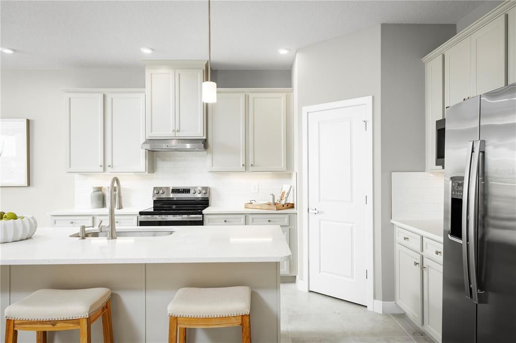 For Sale: $364,990 (4 beds, 2 baths, 1833 Square Feet)