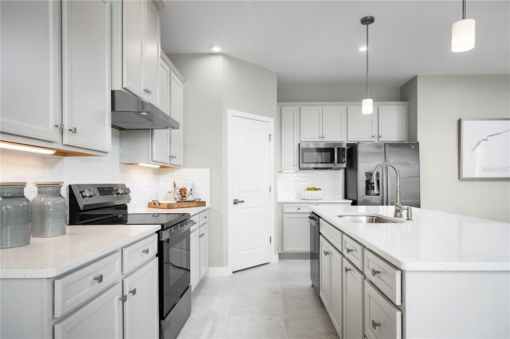 For Sale: $364,990 (4 beds, 2 baths, 1833 Square Feet)