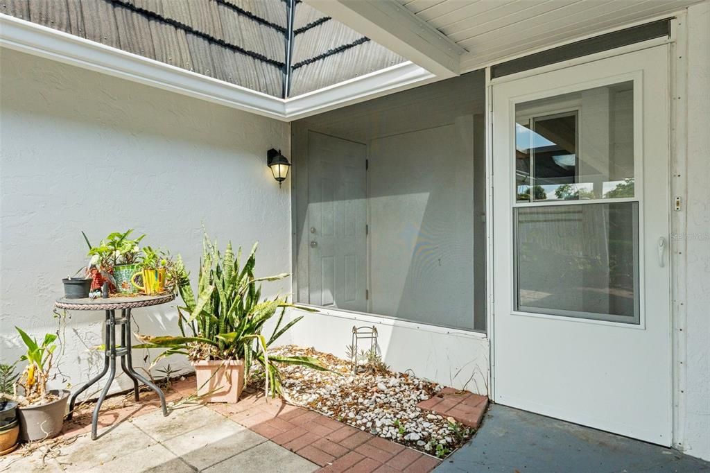 Active With Contract: $215,000 (2 beds, 2 baths, 1332 Square Feet)