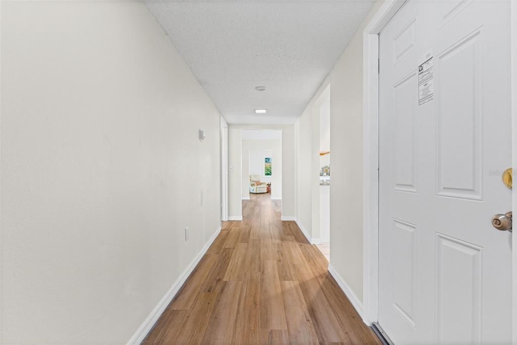 Active With Contract: $215,000 (2 beds, 2 baths, 1332 Square Feet)