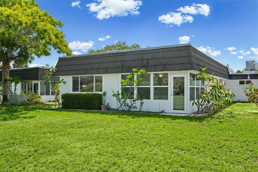Active With Contract: $215,000 (2 beds, 2 baths, 1332 Square Feet)