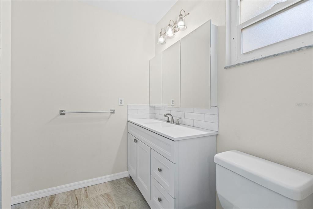 Active With Contract: $215,000 (2 beds, 2 baths, 1332 Square Feet)