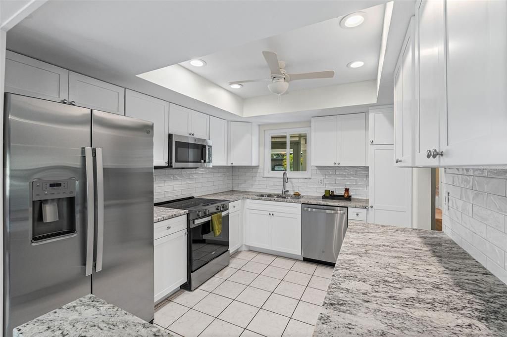 Active With Contract: $215,000 (2 beds, 2 baths, 1332 Square Feet)