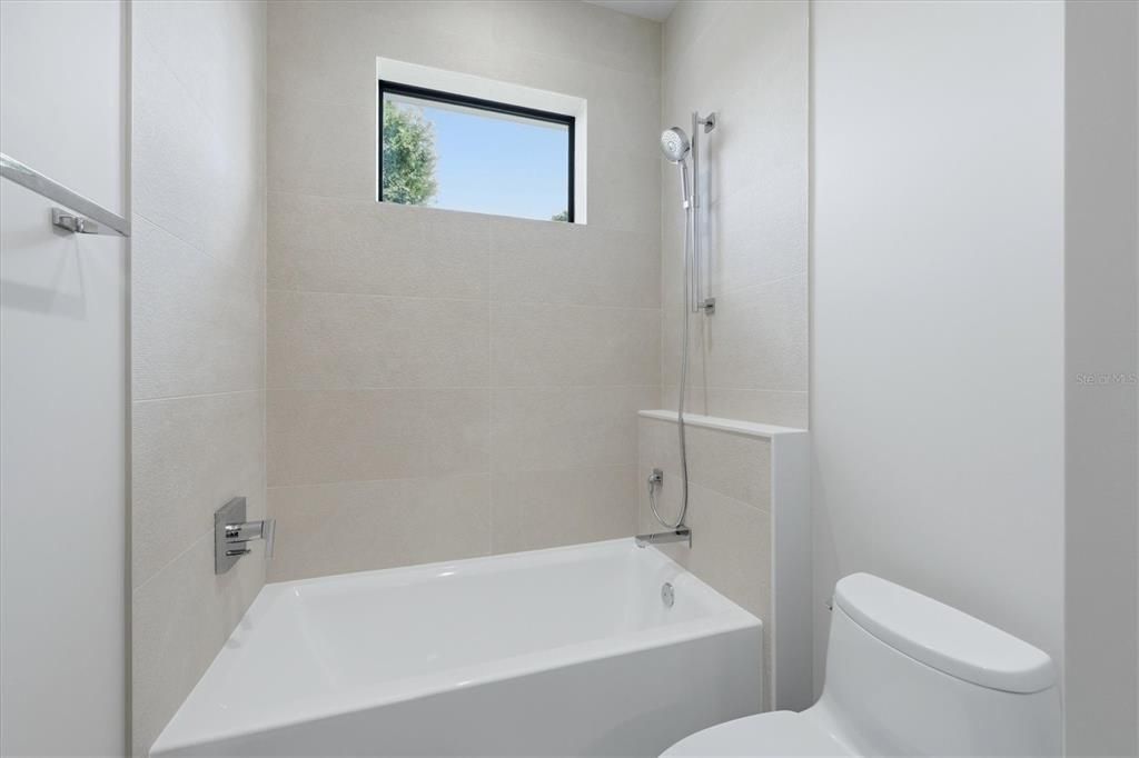 For Sale: $2,497,000 (5 beds, 5 baths, 3203 Square Feet)