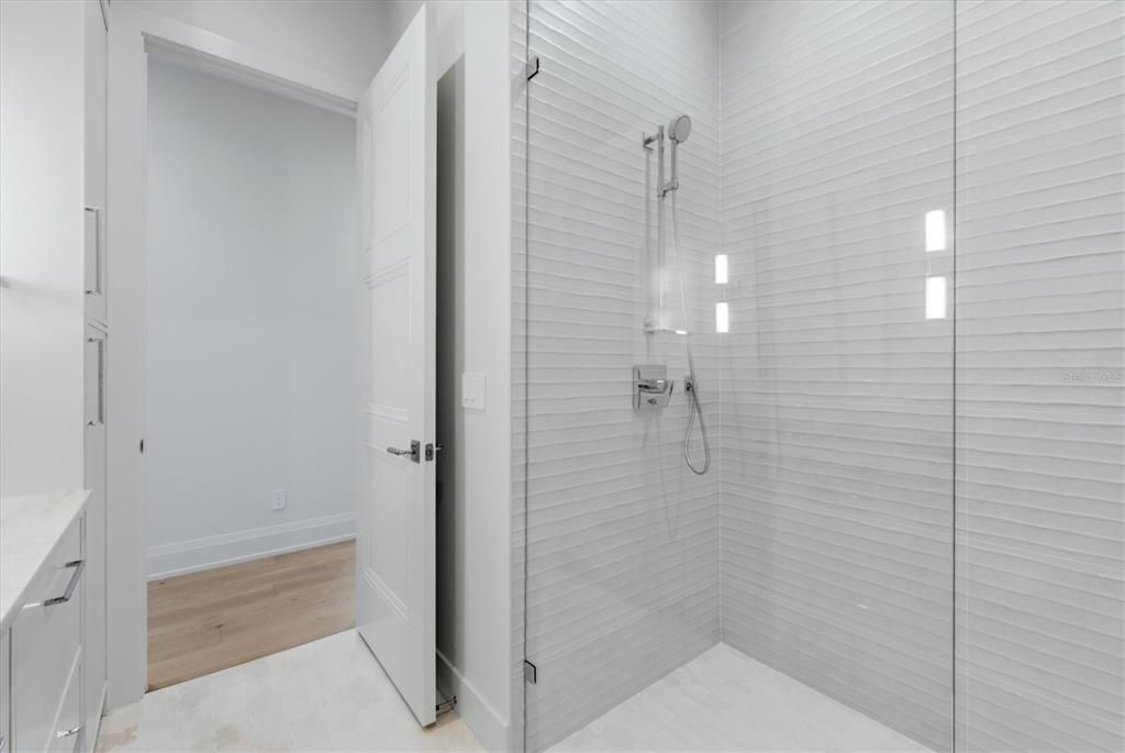 For Sale: $2,497,000 (5 beds, 5 baths, 3203 Square Feet)