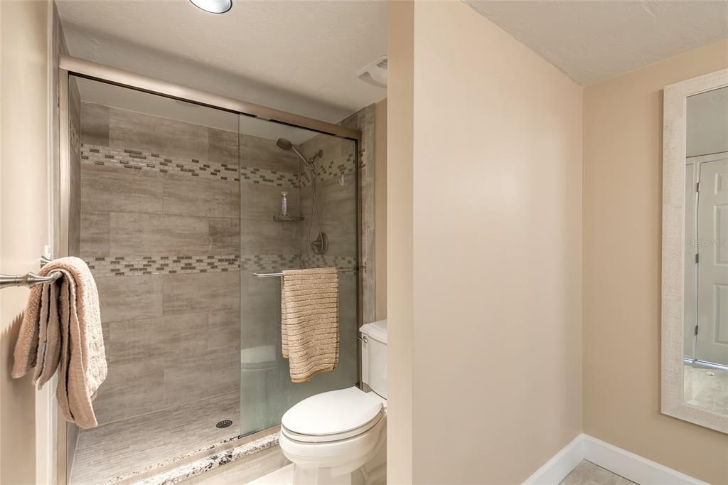 Activo con contrato: $449,900 (2 camas, 2 baños, 1745 Pies cuadrados)