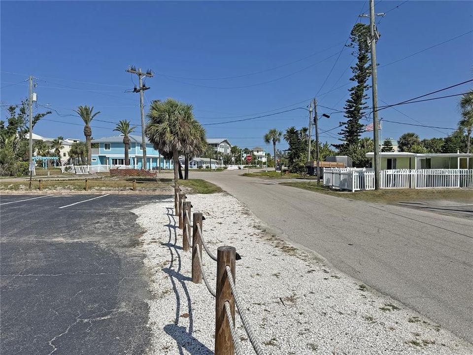 For Sale: $329,900 (2 beds, 1 baths, 754 Square Feet)
