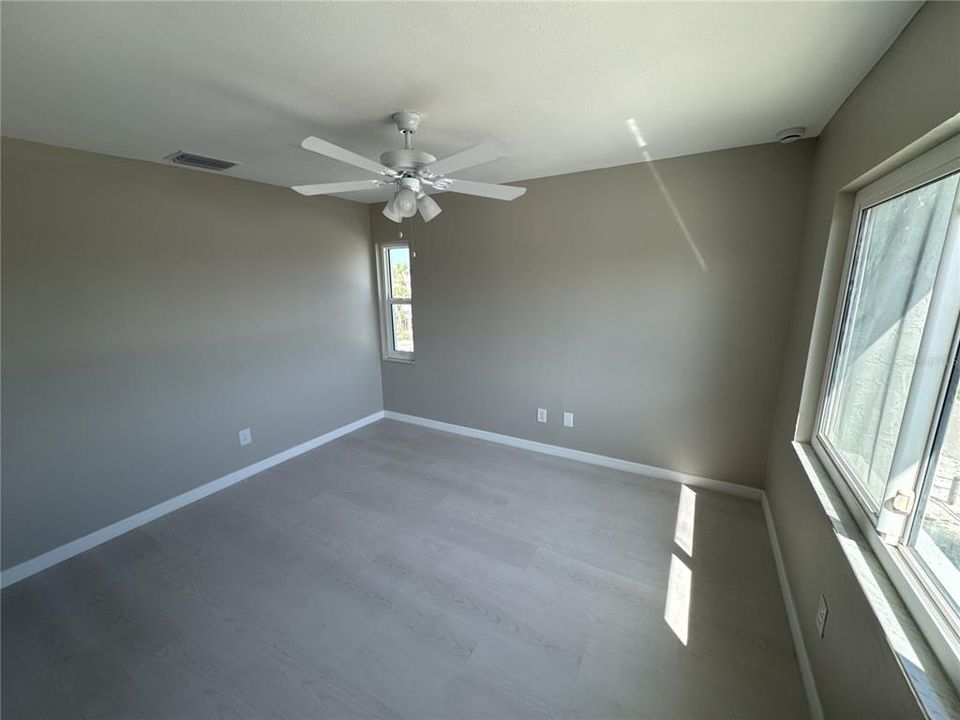 For Sale: $329,900 (2 beds, 1 baths, 754 Square Feet)