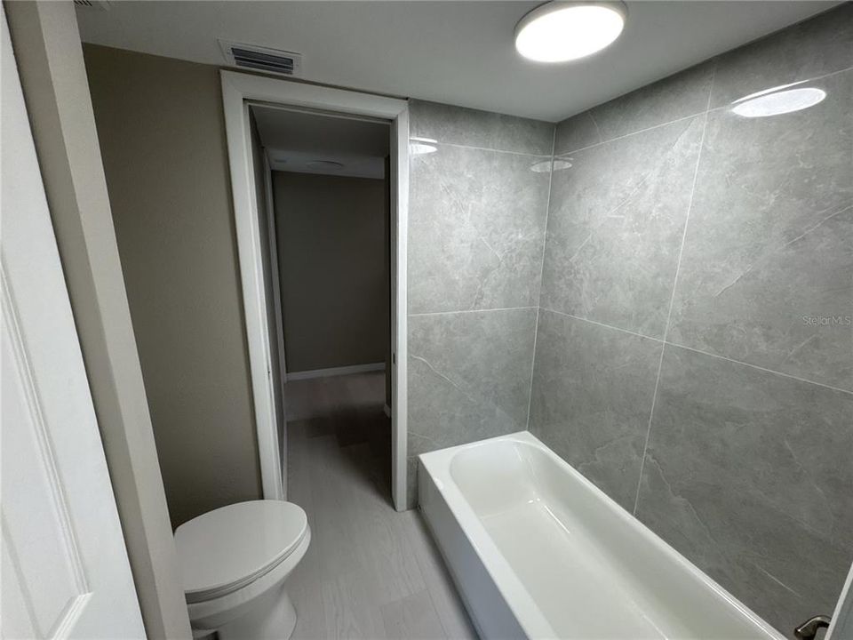 For Sale: $329,900 (2 beds, 1 baths, 754 Square Feet)
