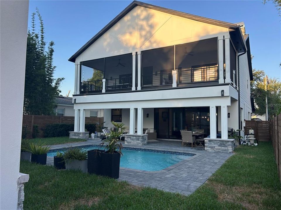 For Sale: $1,550,000 (5 beds, 3 baths, 3211 Square Feet)