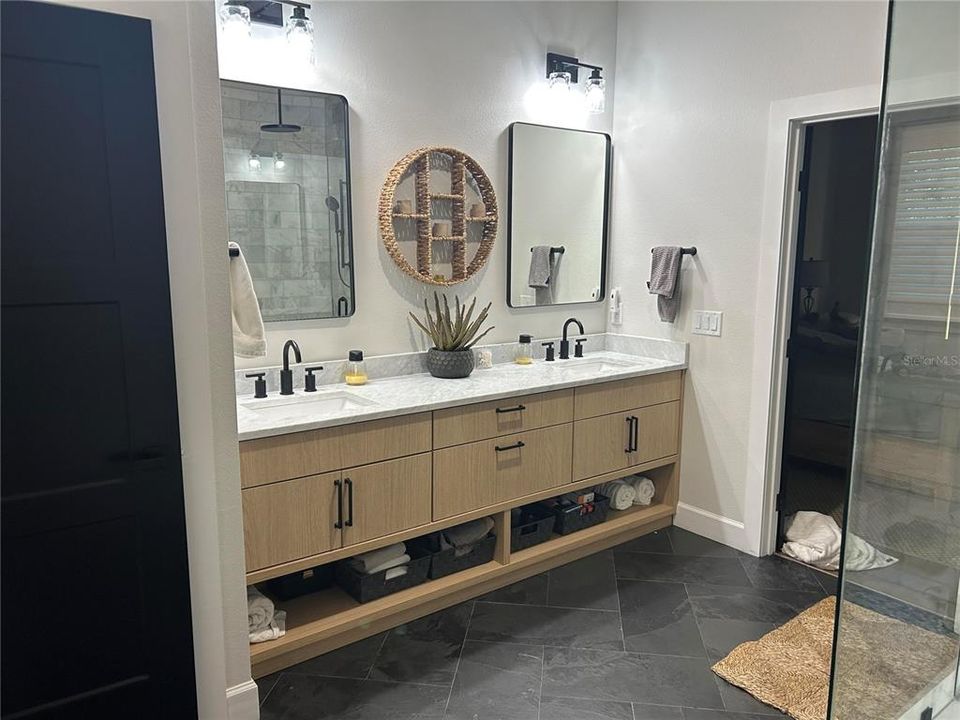 For Sale: $1,550,000 (5 beds, 3 baths, 3211 Square Feet)