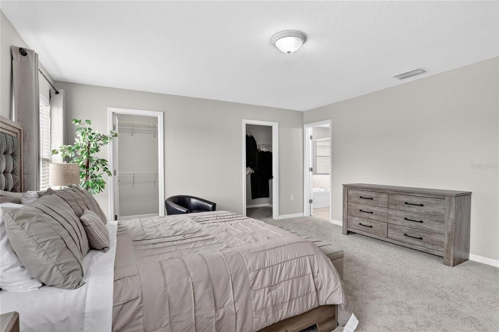 For Sale: $599,000 (5 beds, 3 baths, 2904 Square Feet)
