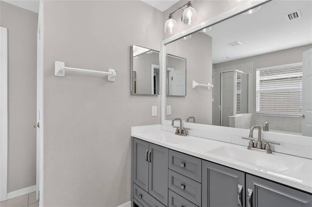 For Sale: $599,000 (5 beds, 3 baths, 2904 Square Feet)