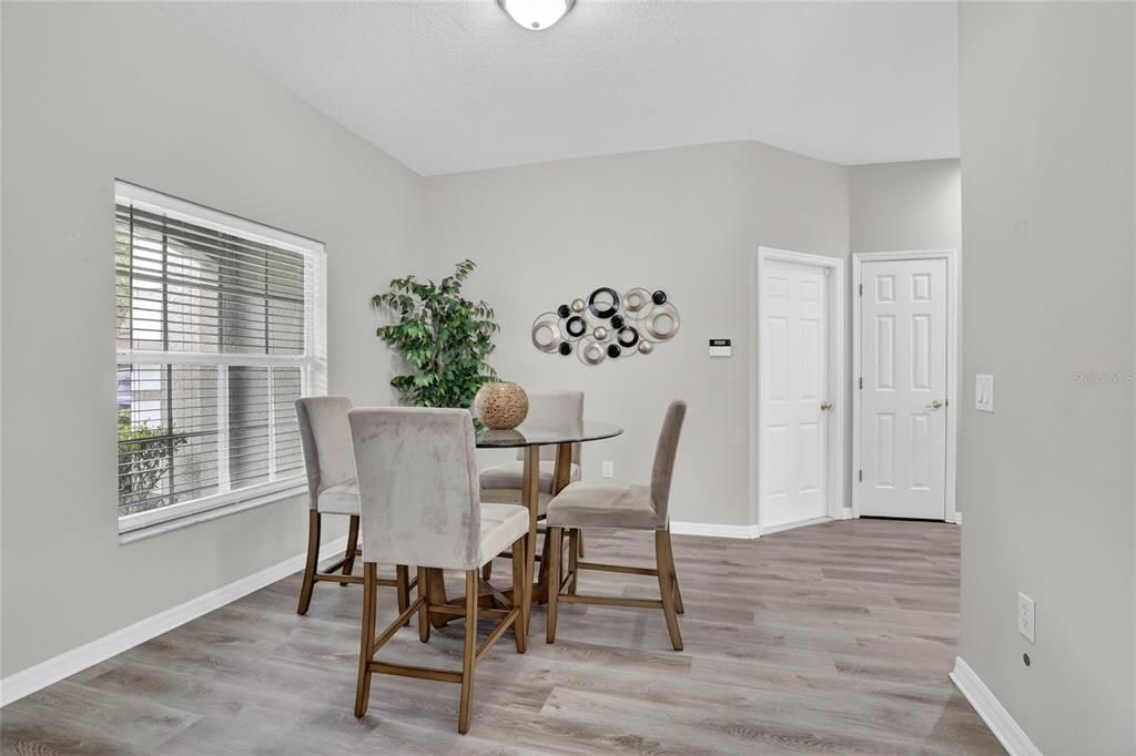 For Sale: $599,000 (5 beds, 3 baths, 2904 Square Feet)