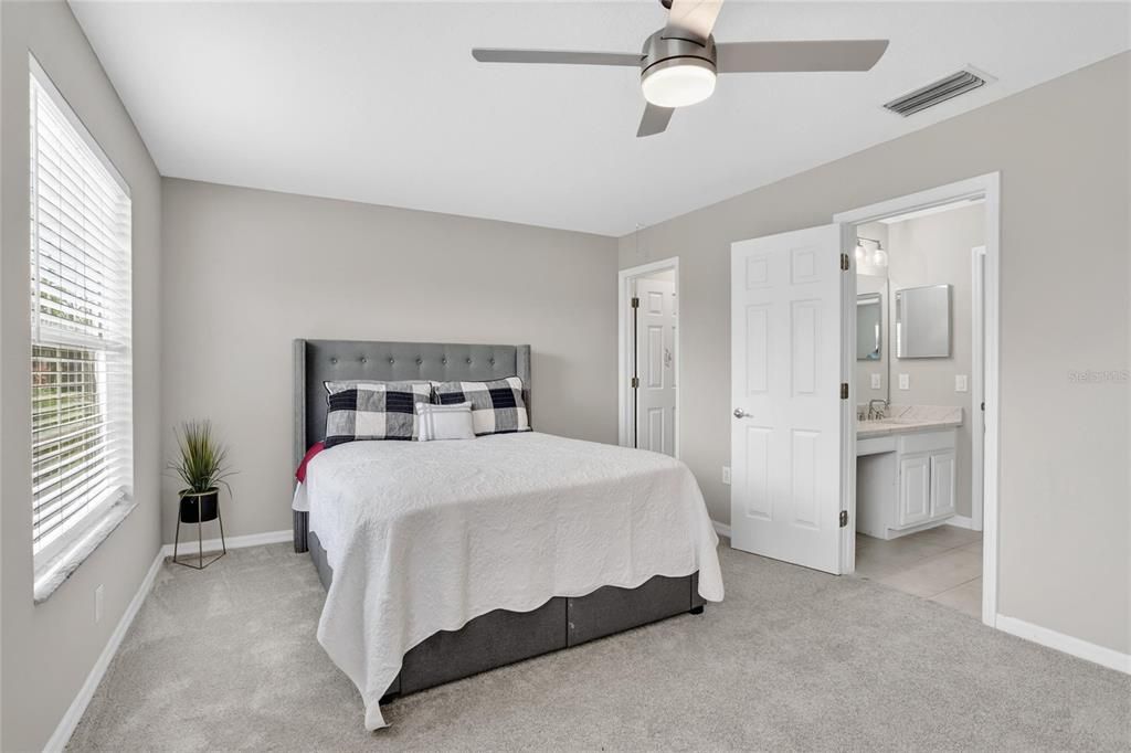 For Sale: $599,000 (5 beds, 3 baths, 2904 Square Feet)