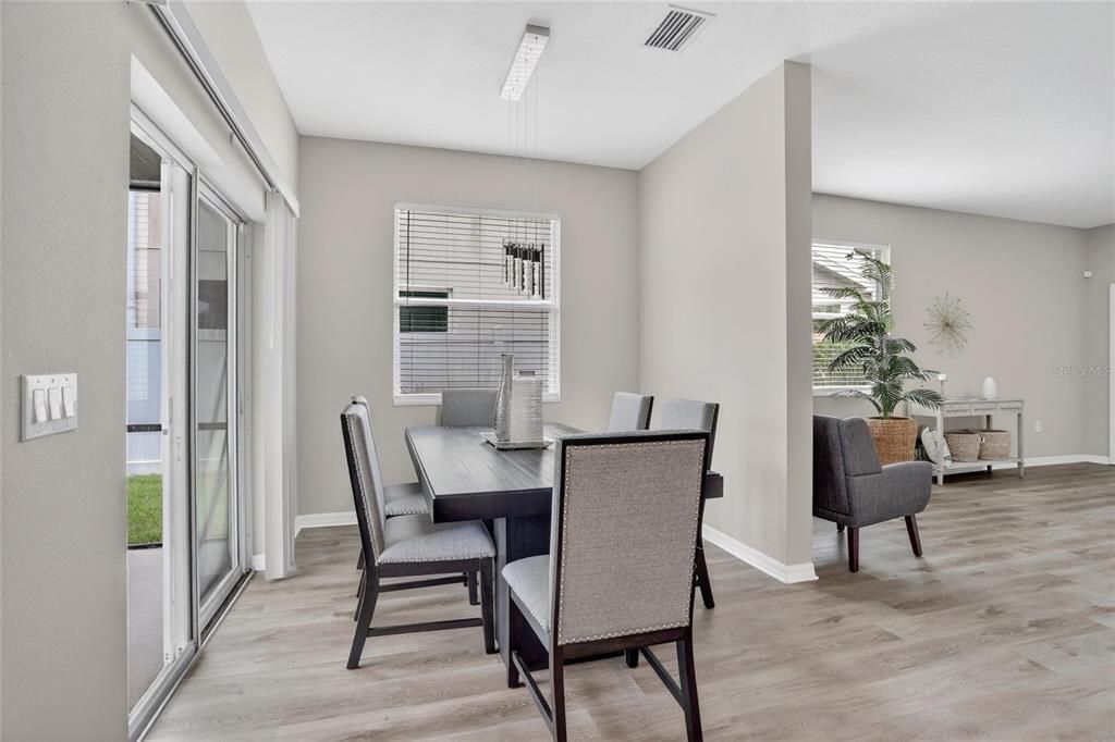 For Sale: $599,000 (5 beds, 3 baths, 2904 Square Feet)