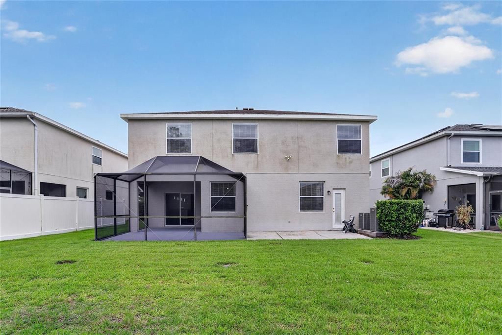 For Sale: $599,000 (5 beds, 3 baths, 2904 Square Feet)