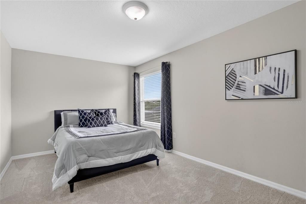 For Sale: $599,000 (5 beds, 3 baths, 2904 Square Feet)