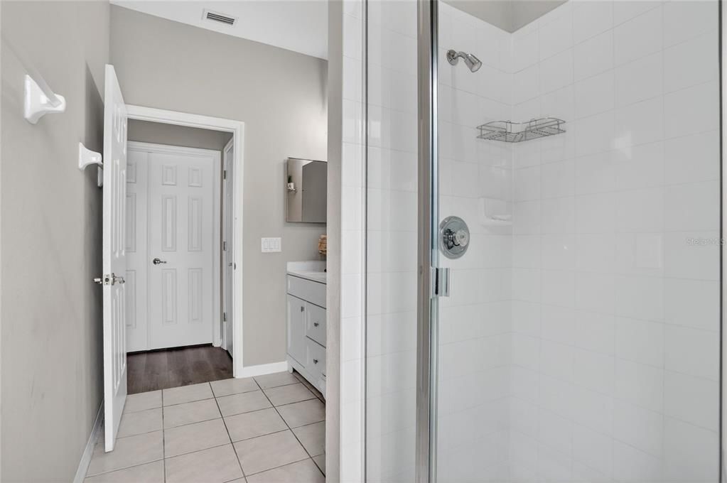 For Sale: $599,000 (5 beds, 3 baths, 2904 Square Feet)