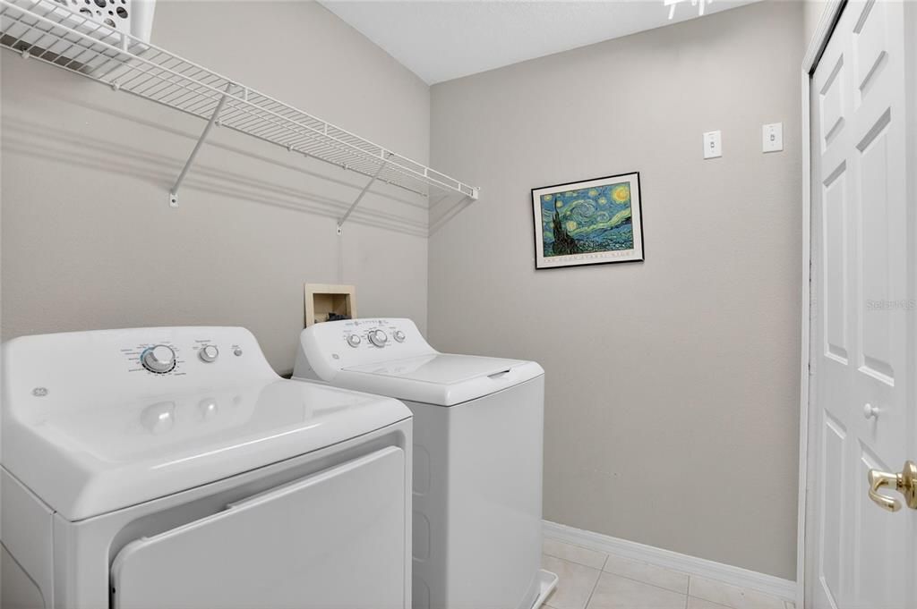 For Sale: $599,000 (5 beds, 3 baths, 2904 Square Feet)