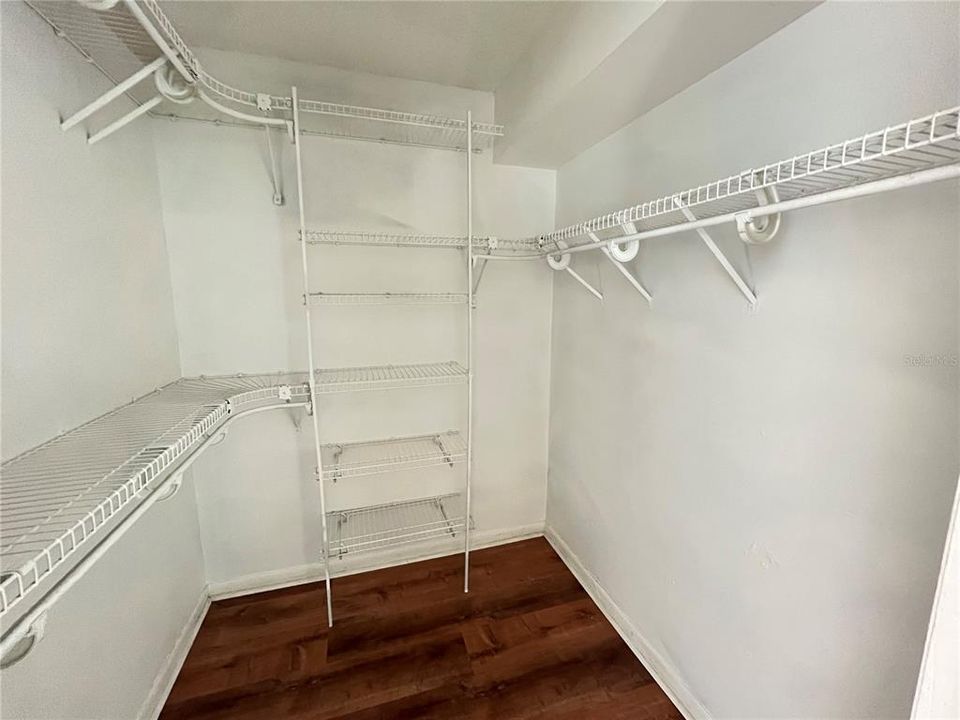 For Rent: $1,800 (2 beds, 2 baths, 1050 Square Feet)