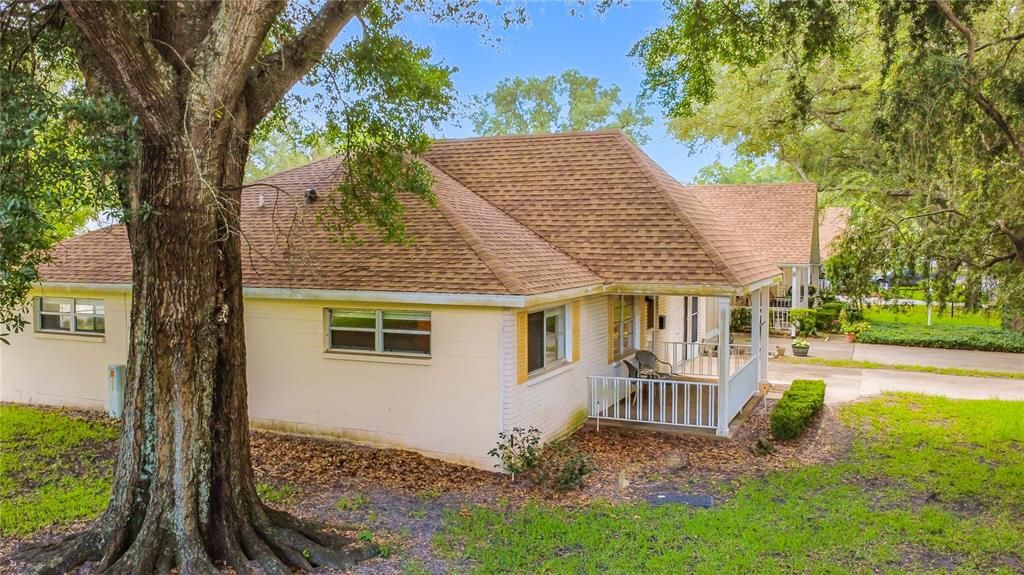 For Sale: $154,900 (2 beds, 2 baths, 1411 Square Feet)