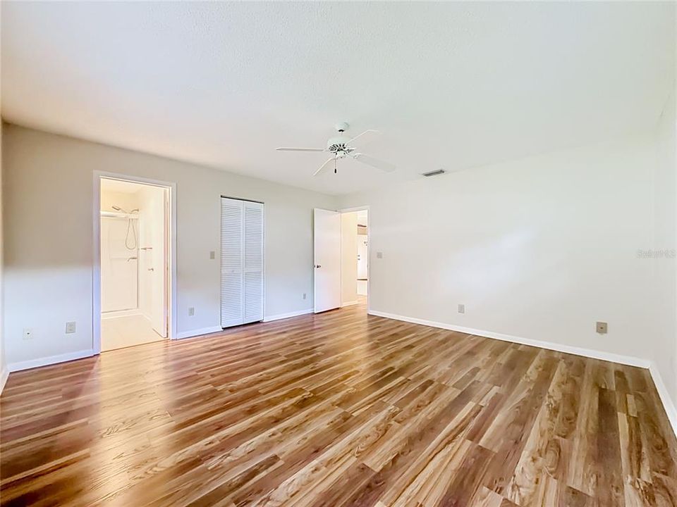 For Sale: $154,900 (2 beds, 2 baths, 1411 Square Feet)