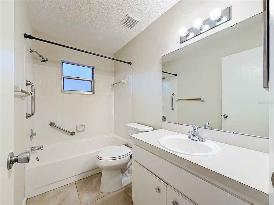 For Sale: $154,900 (2 beds, 2 baths, 1411 Square Feet)