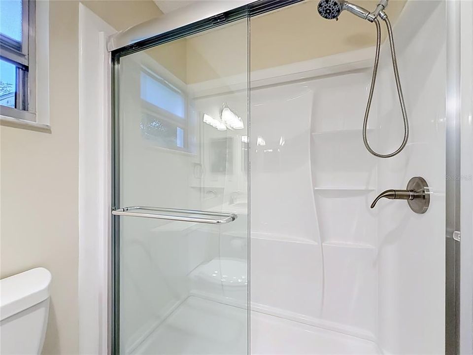 For Sale: $154,900 (2 beds, 2 baths, 1411 Square Feet)