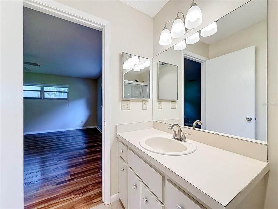 For Sale: $154,900 (2 beds, 2 baths, 1411 Square Feet)