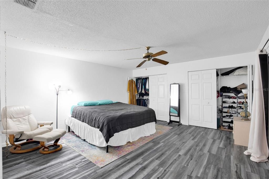 For Sale: $144,900 (2 beds, 2 baths, 1400 Square Feet)