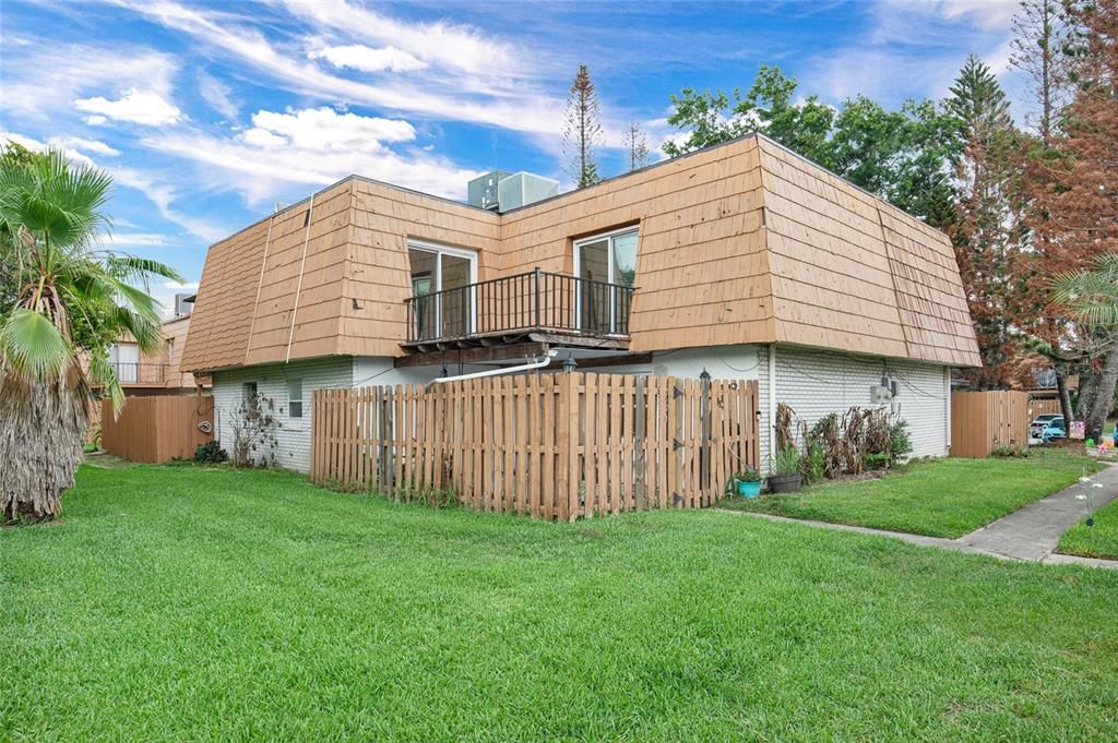 For Sale: $144,900 (2 beds, 2 baths, 1400 Square Feet)