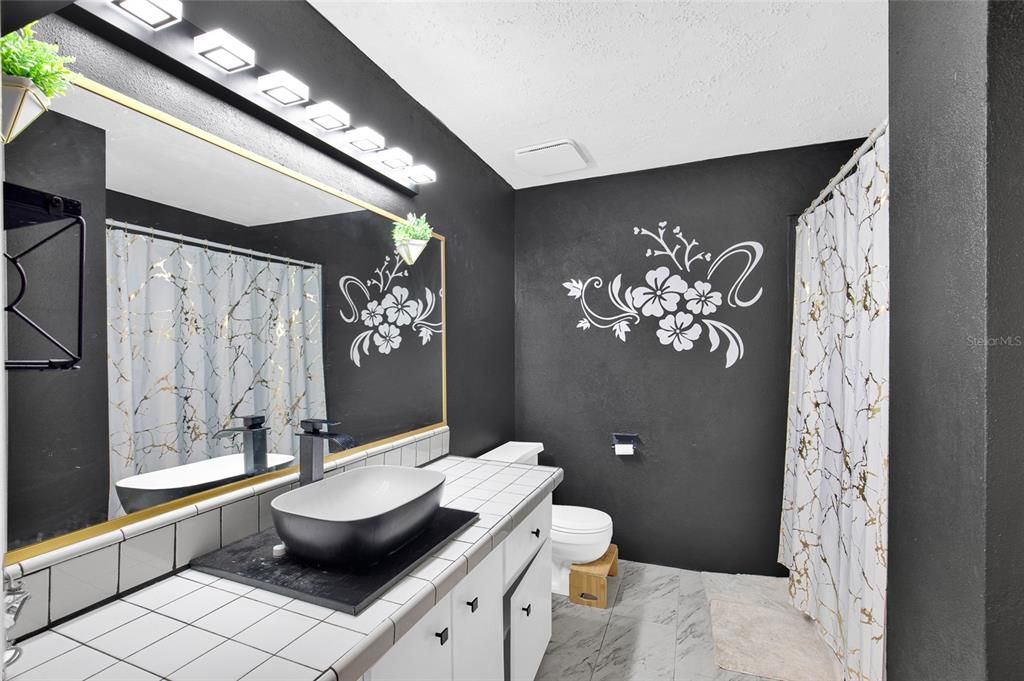 For Sale: $144,900 (2 beds, 2 baths, 1400 Square Feet)