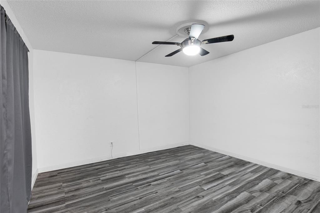 For Sale: $144,900 (2 beds, 2 baths, 1400 Square Feet)