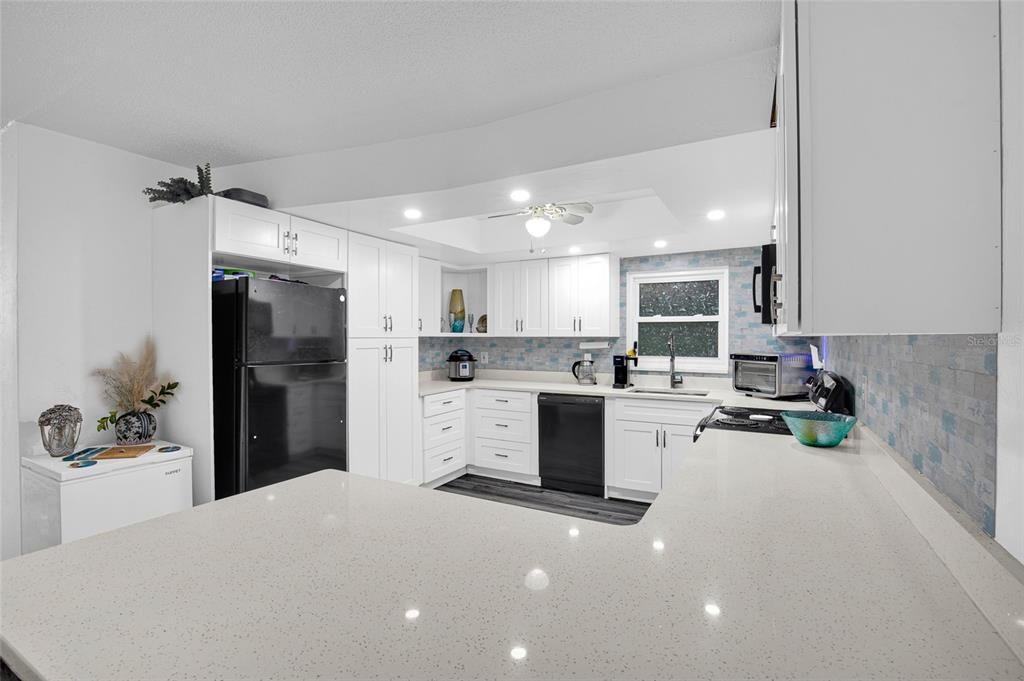 For Sale: $144,900 (2 beds, 2 baths, 1400 Square Feet)